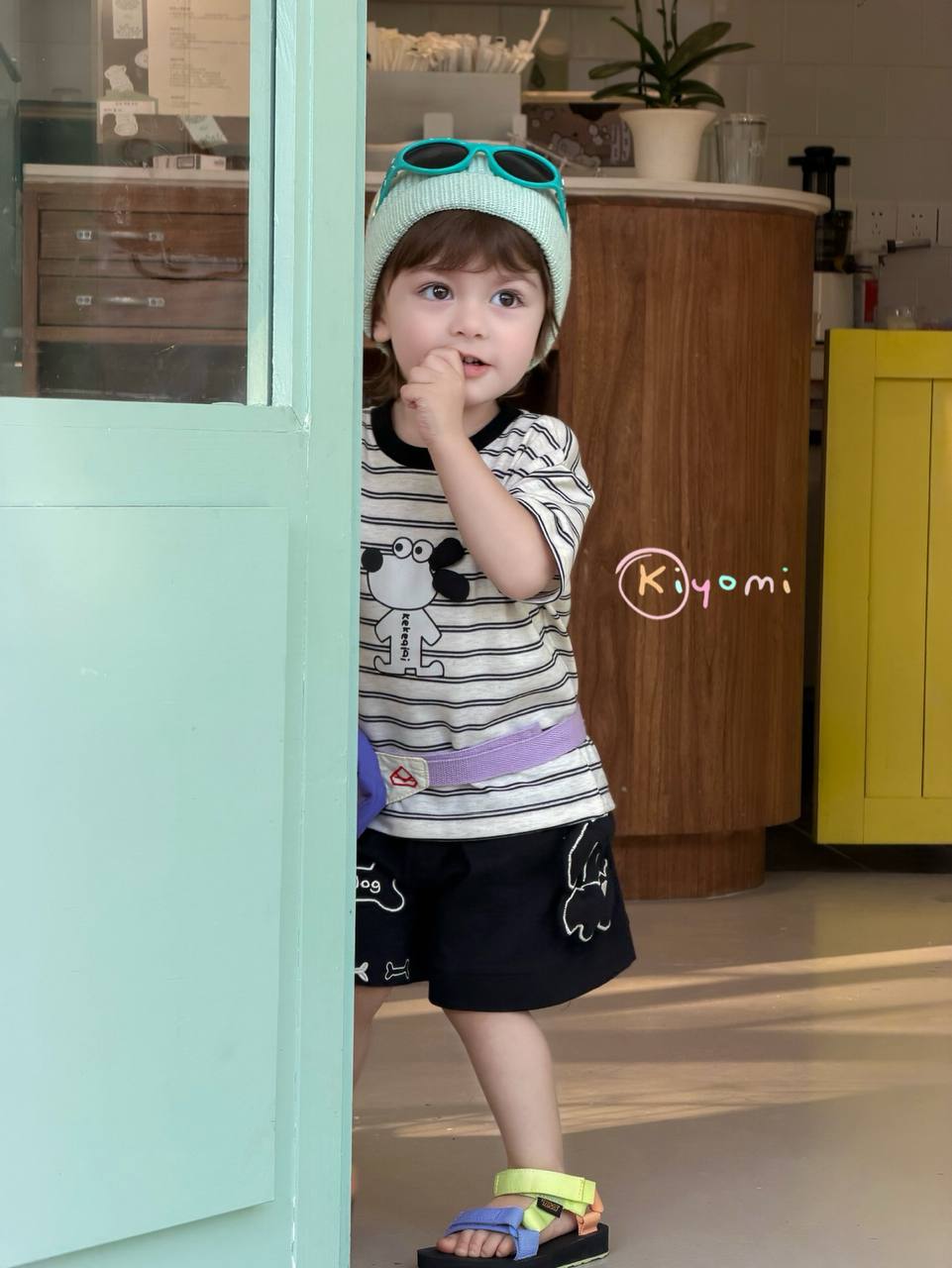 BTS cute dog Kiyomi - Quần short đen xương xương