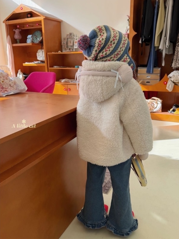 A little Cat - Quần jeans gấu loe bèo nơ hồng 2026