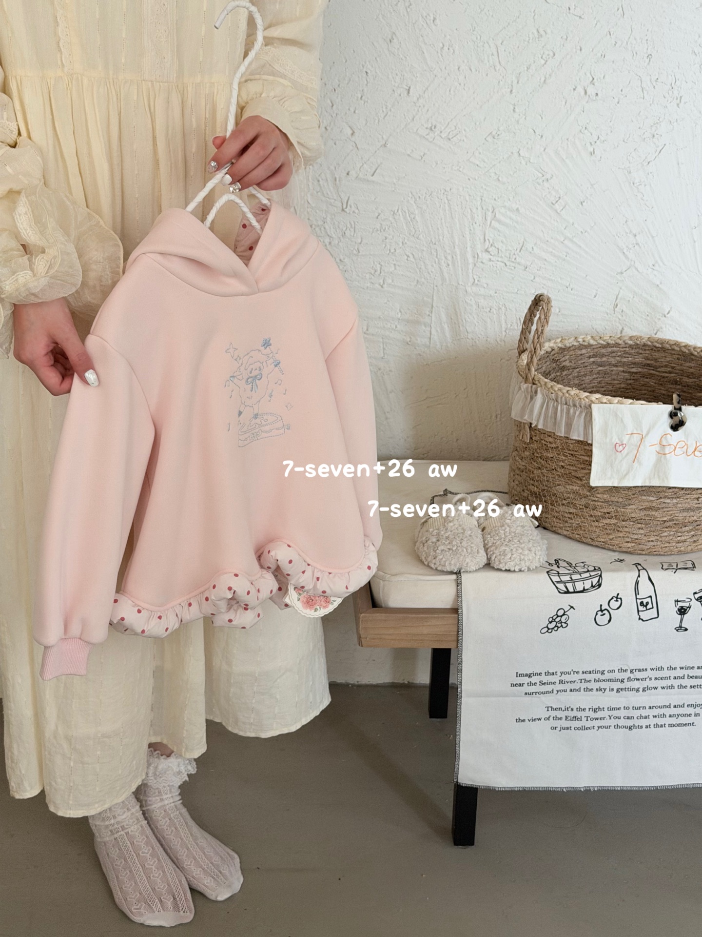 7-Seven - Hoodie hồng angle sheep 2001