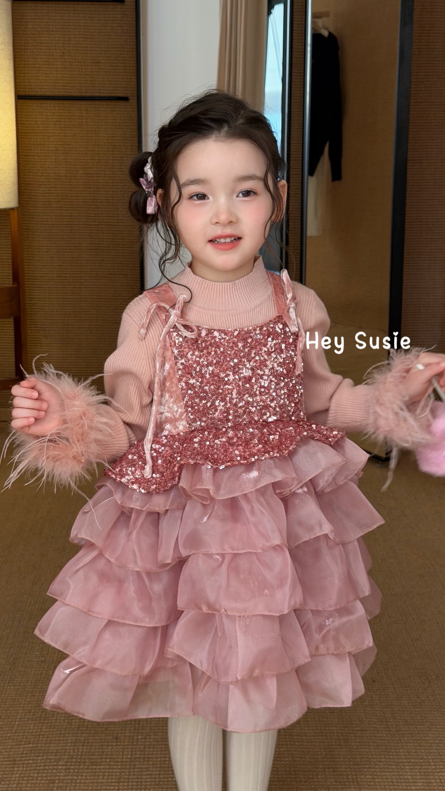 Hey Susie - Đầm hồng 5 tầng lấp lánh 17518