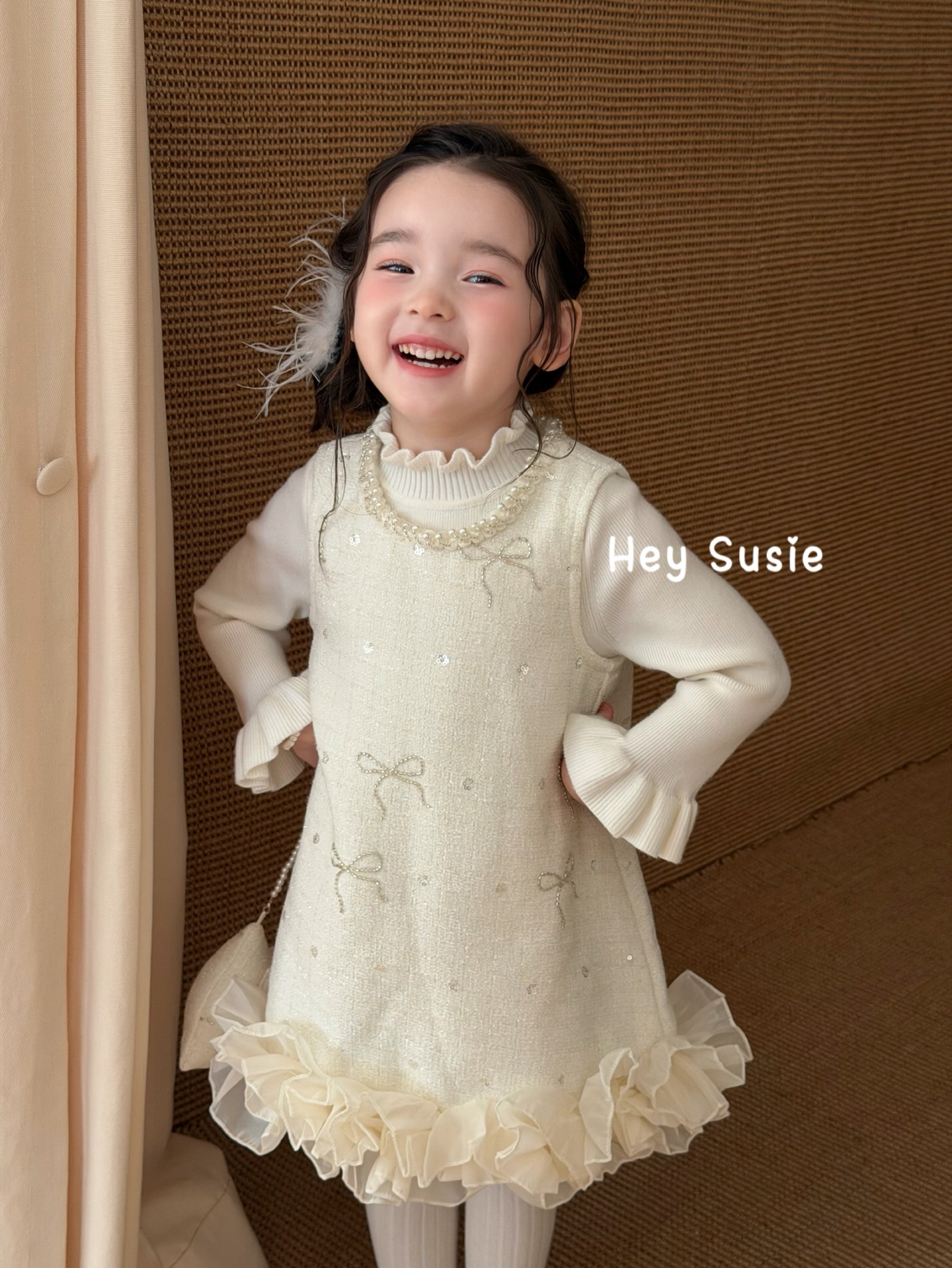 Hey Susie - Đầm cream pearl kèm túi nơ 17298