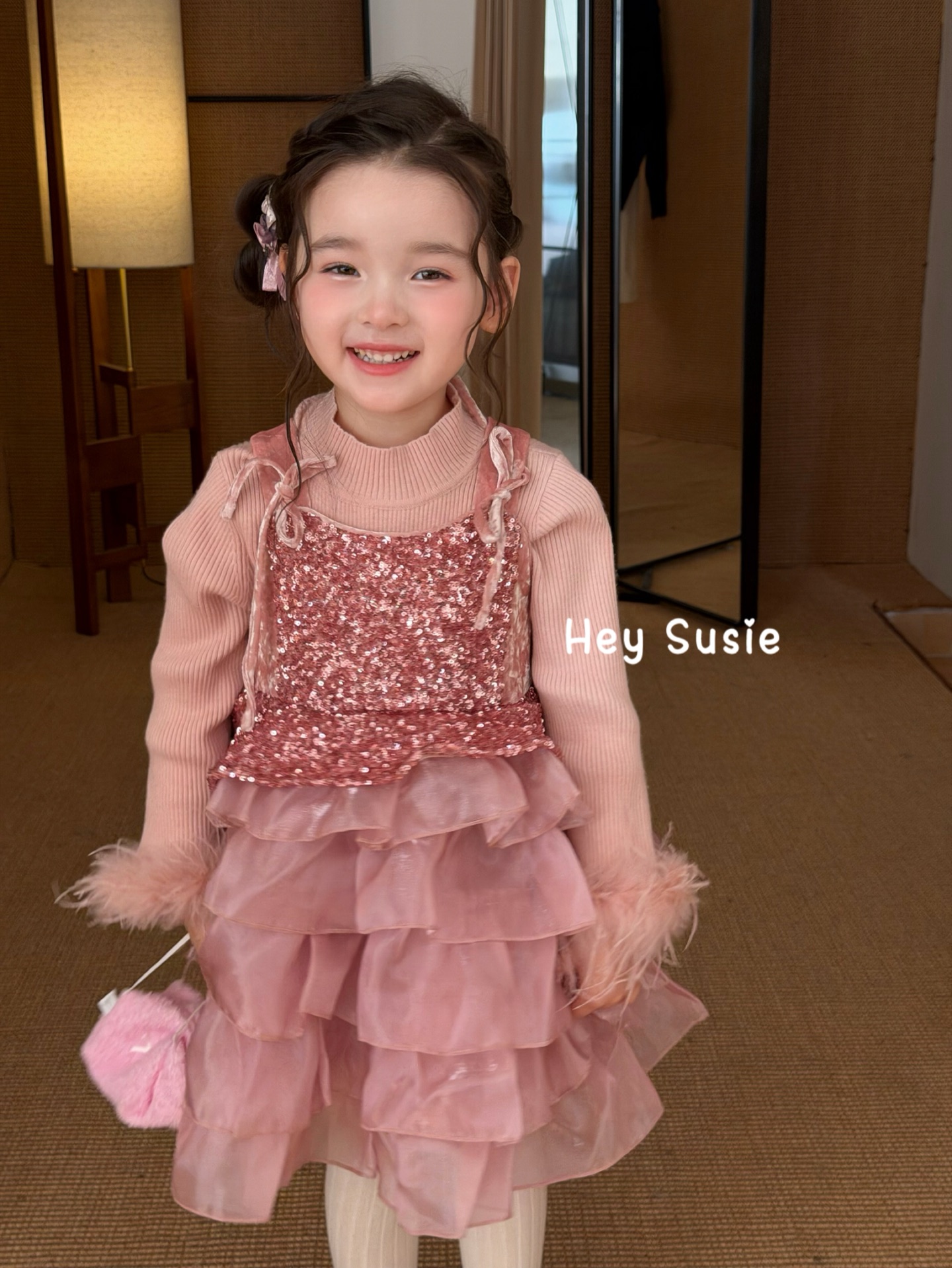 Hey Susie - Đầm hồng 5 tầng lấp lánh 17518