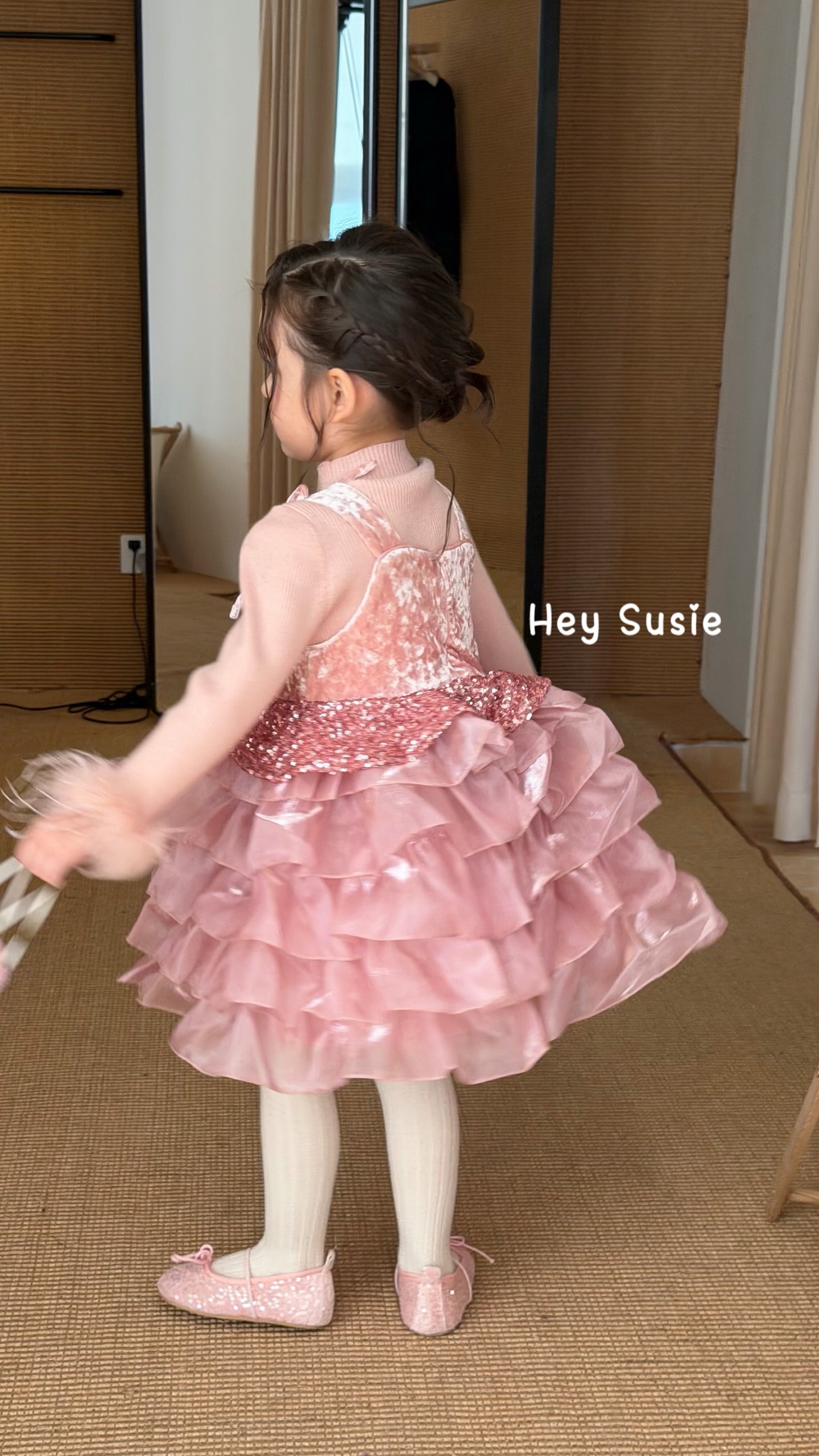 Hey Susie - Đầm hồng 5 tầng lấp lánh 17518