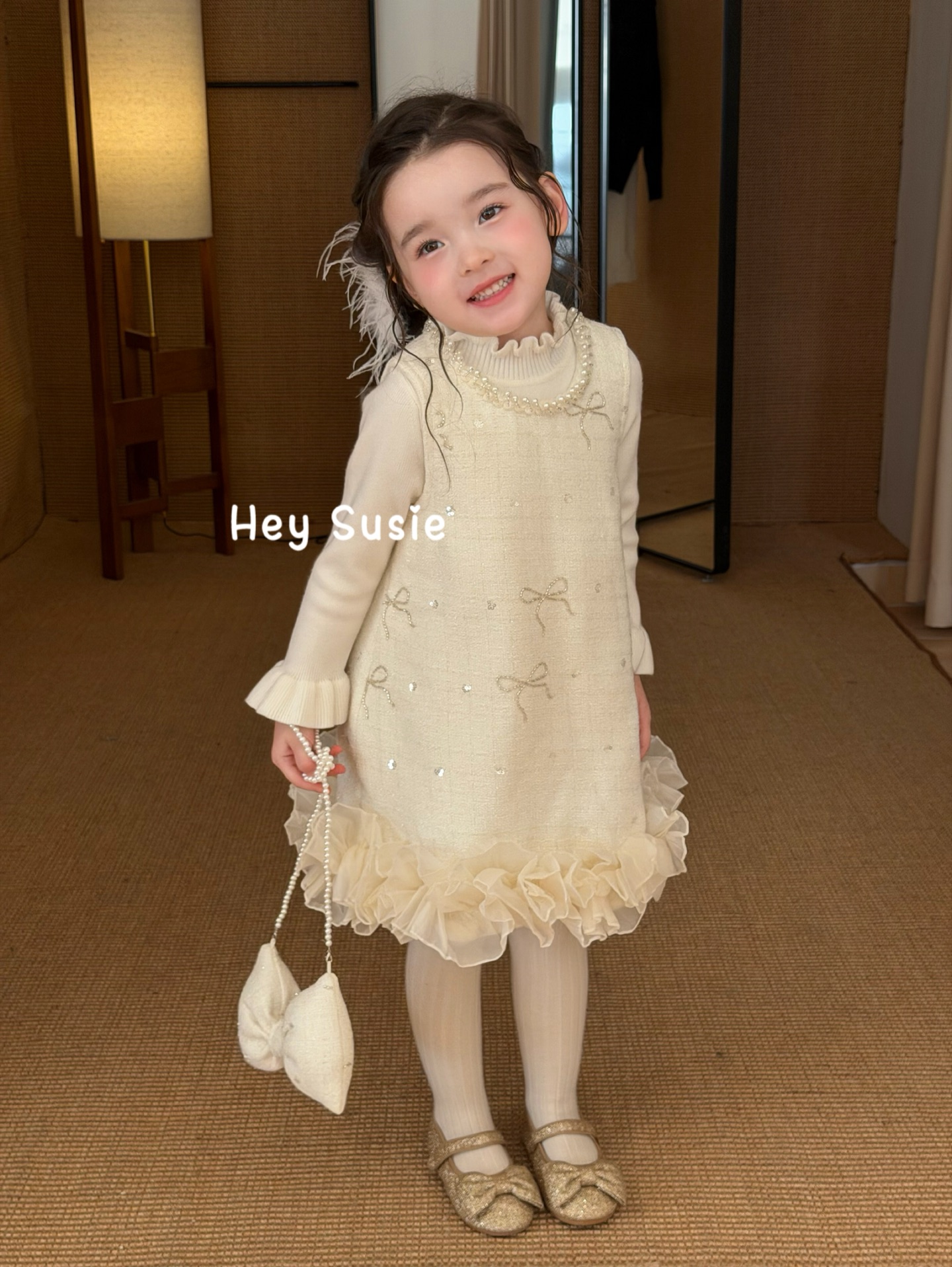 Hey Susie - Đầm cream pearl kèm túi nơ 17298