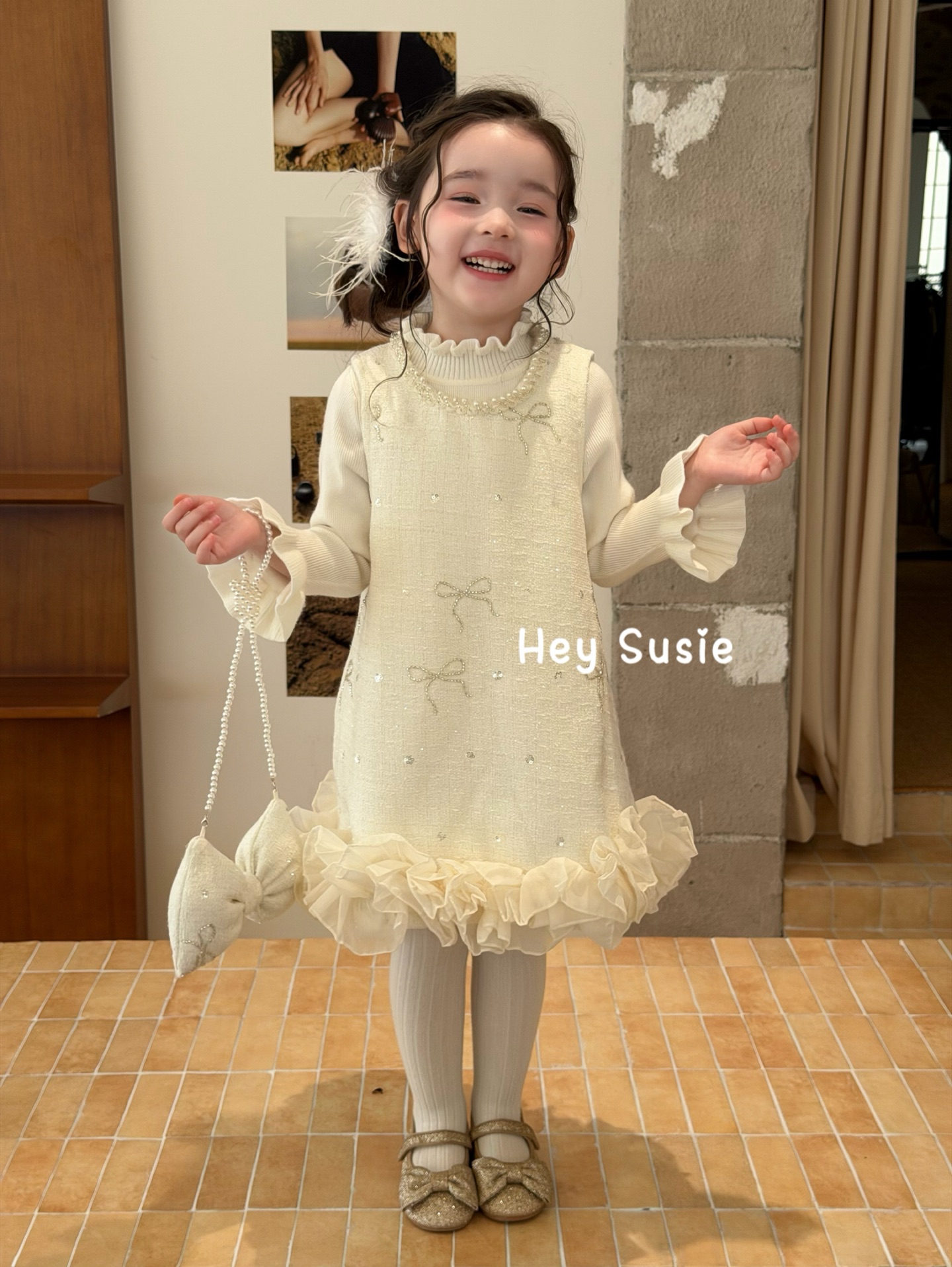 Hey Susie - Đầm cream pearl kèm túi nơ 17298