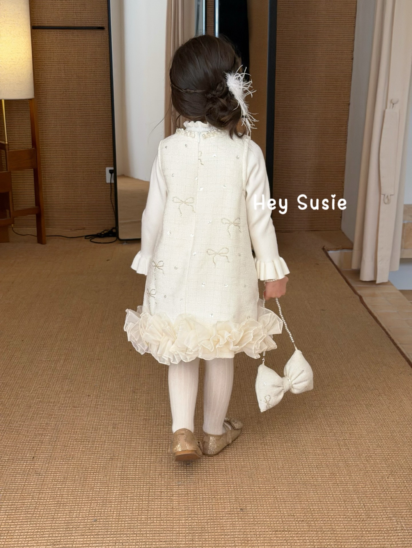 Hey Susie - Đầm cream pearl kèm túi nơ 17298