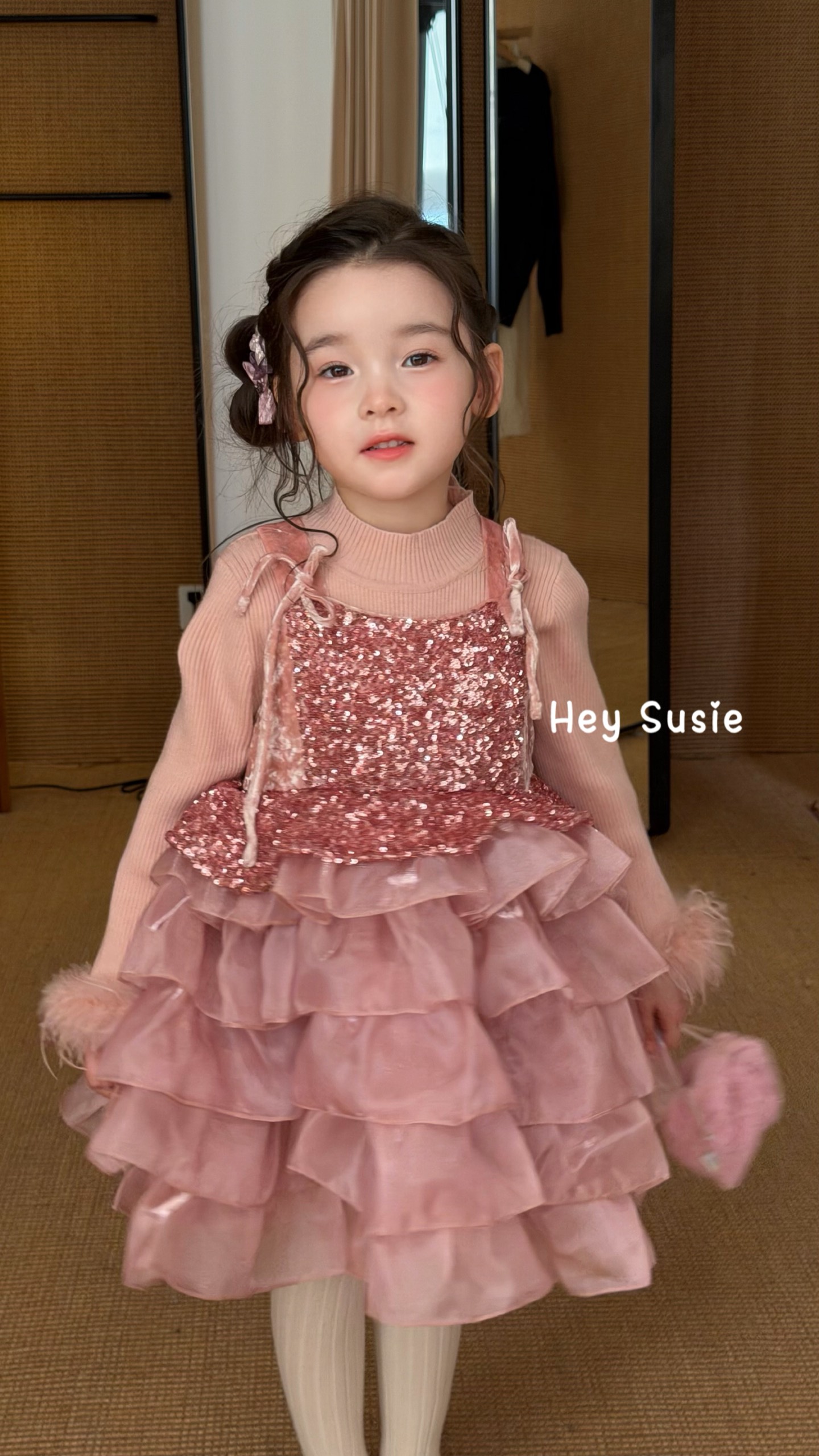 Hey Susie - Đầm hồng 5 tầng lấp lánh 17518