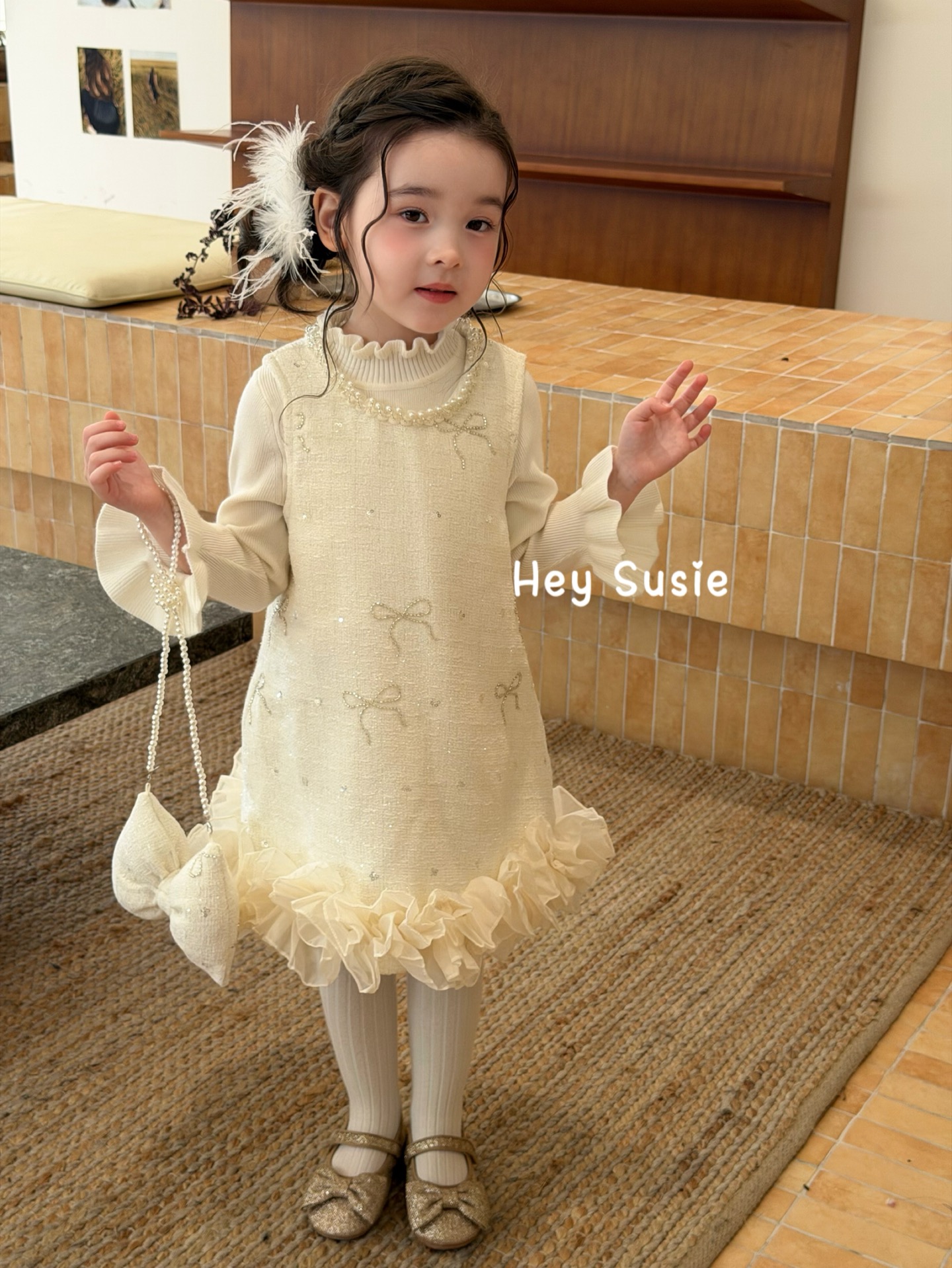 Hey Susie - Đầm cream pearl kèm túi nơ 17298