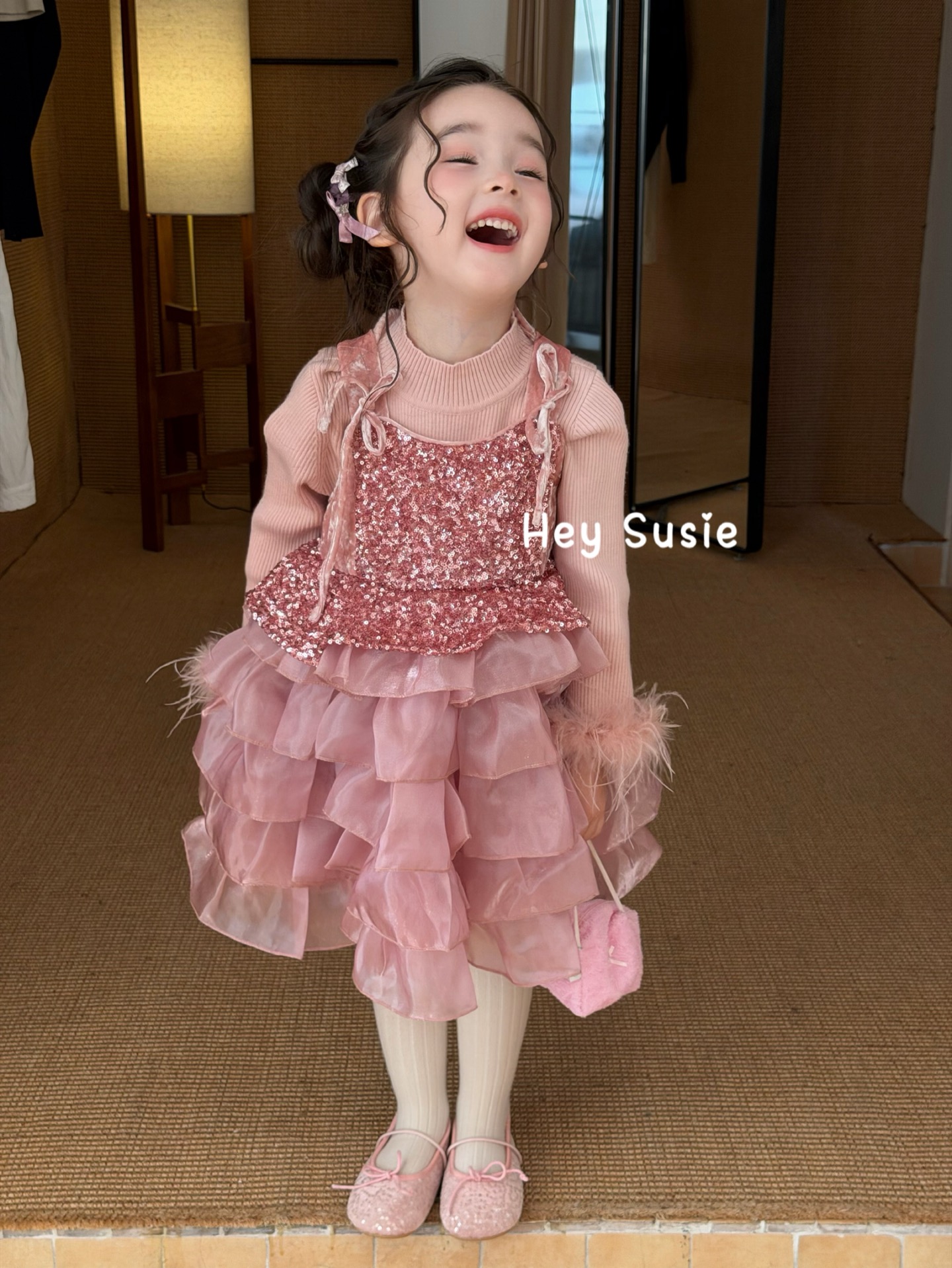 Hey Susie - Đầm hồng 5 tầng lấp lánh 17518