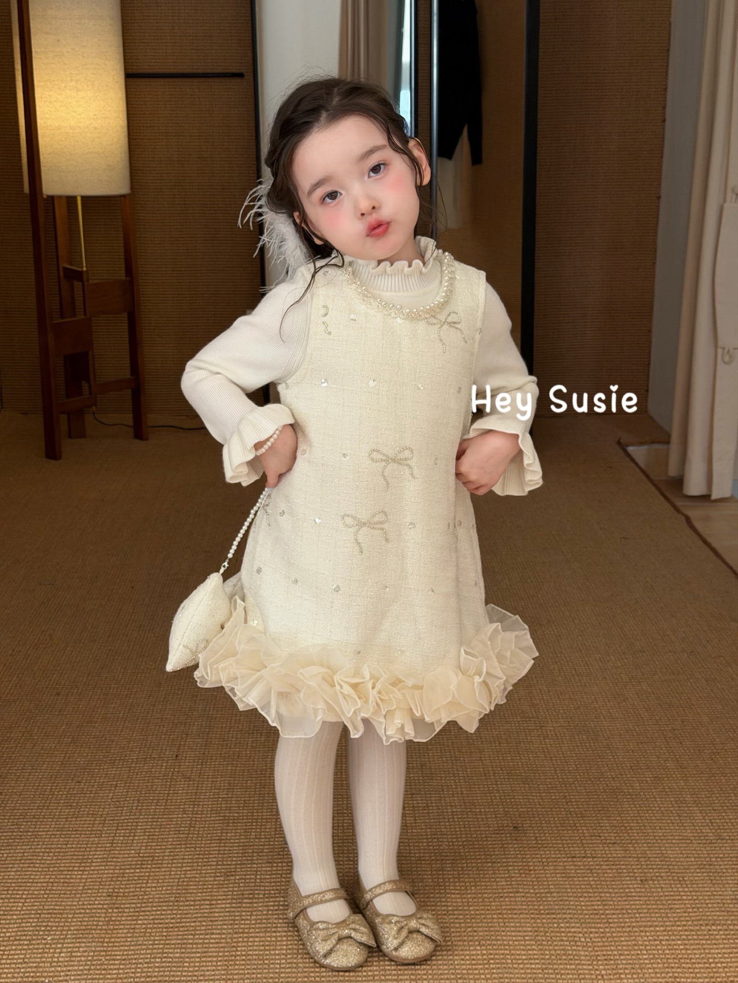 Hey Susie - Đầm cream pearl kèm túi nơ 17298
