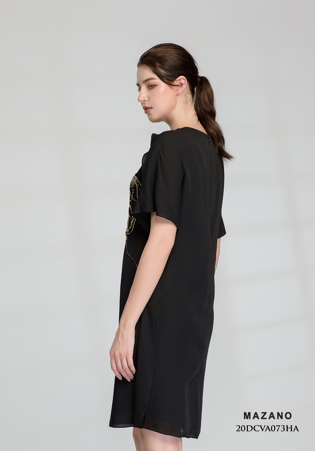 Đầm suông đen tay bèo đính cườm_thumbnail_3