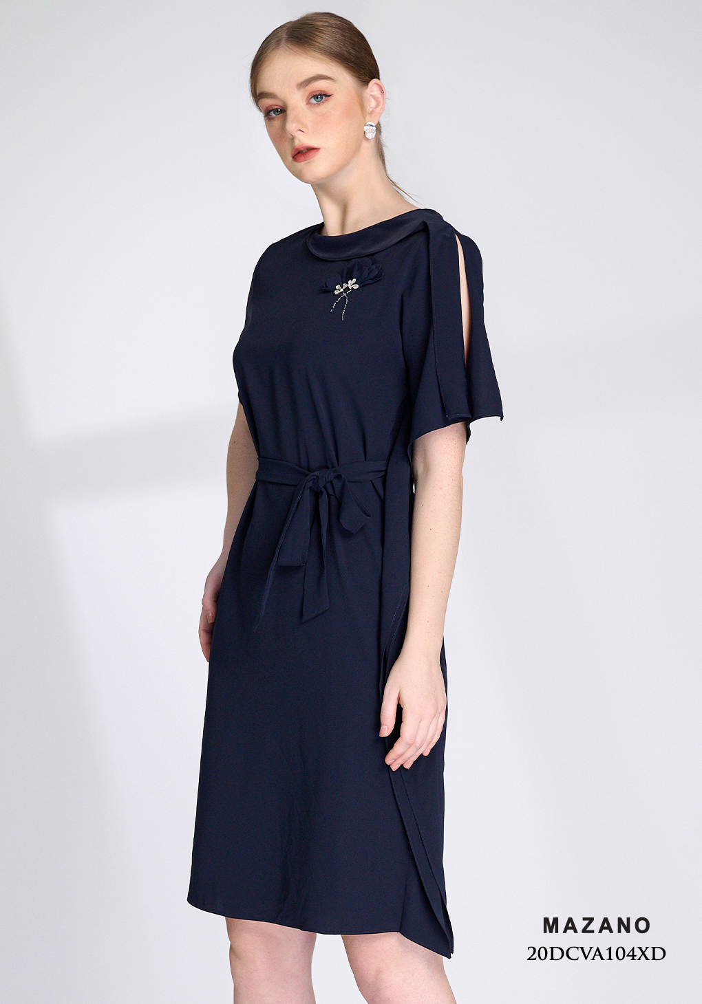 Đầm xanh đen suông đính hoa trang trí_thumbnail_2