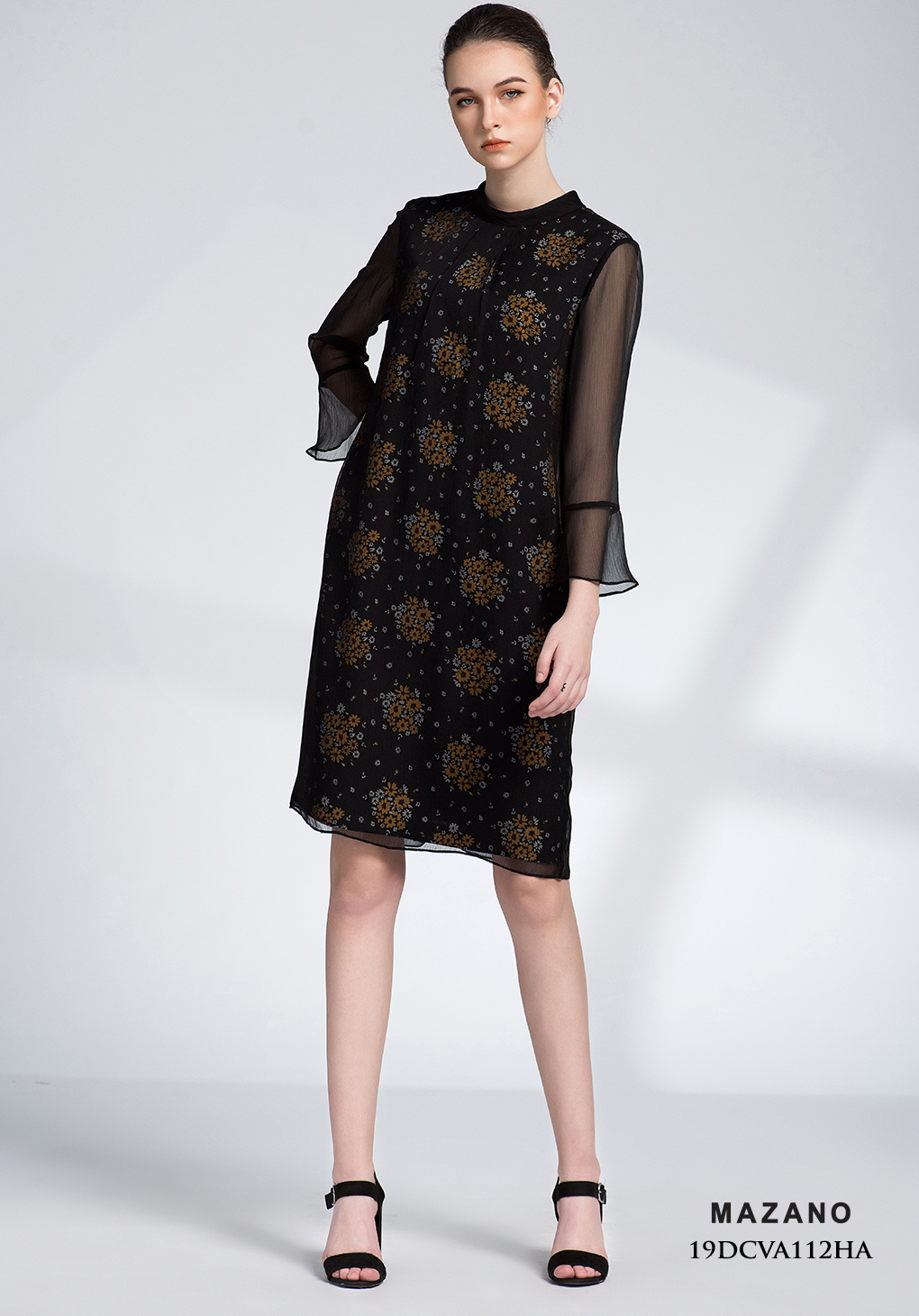 Đầm đen phủ họa tiết tay dài_thumbnail_1