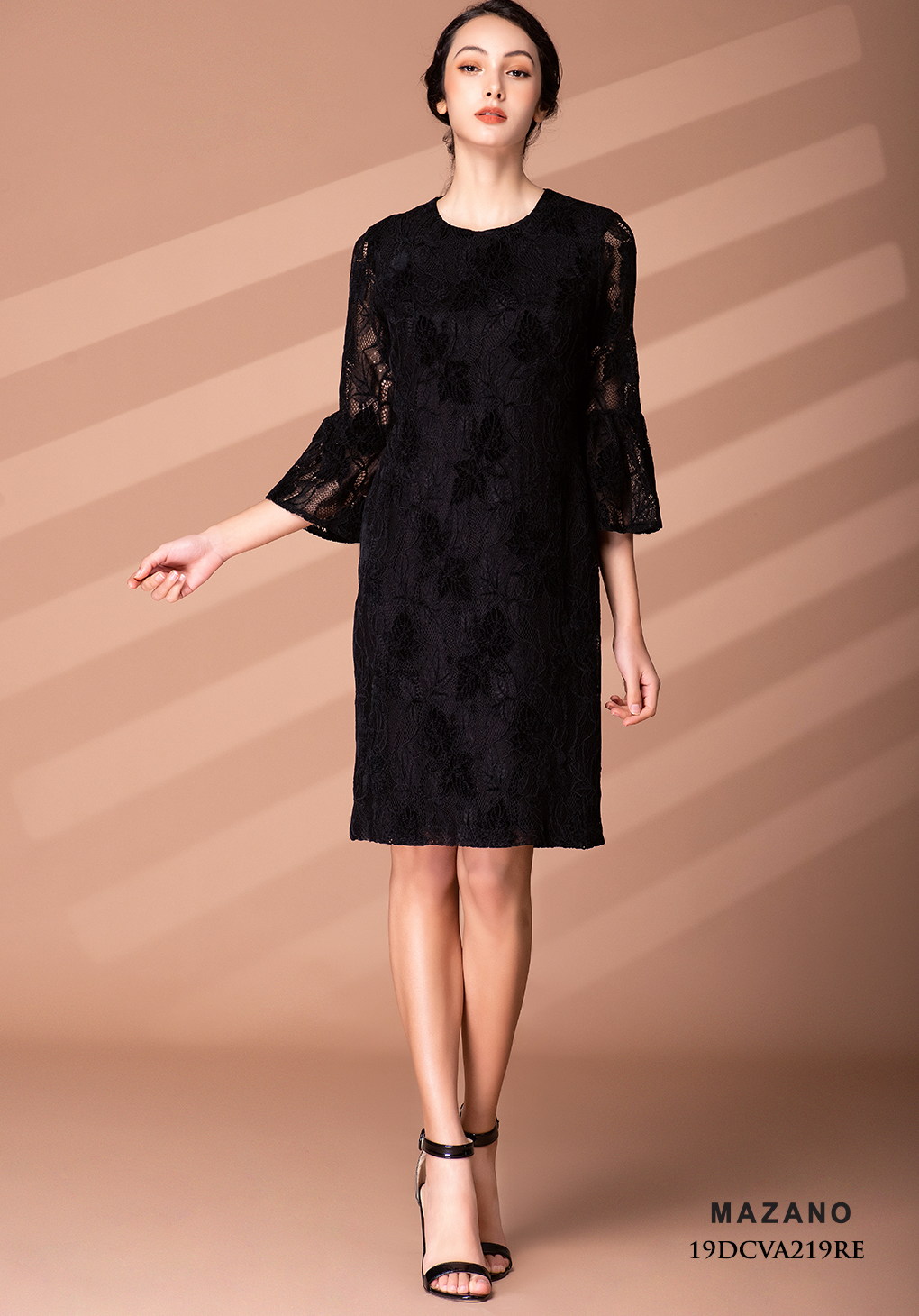 Đầm ren đen tay lờ xòe_thumbnail_3