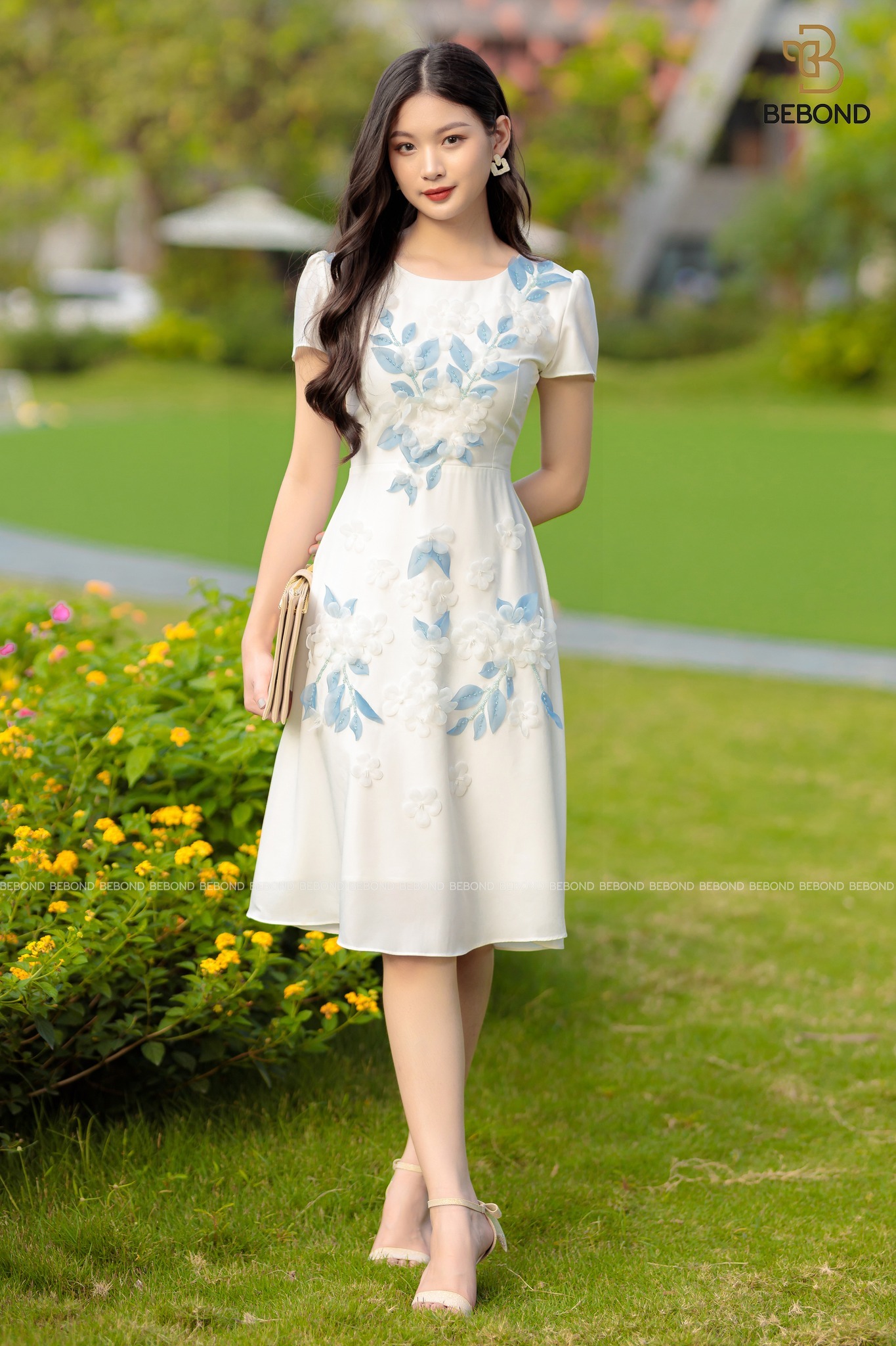 Đầm thiên trắng hoa voan - Demi Dress