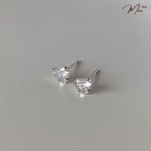 K92 - Khuyên nụ tim đá