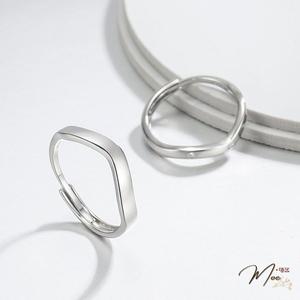 ĐN54 - Nhẫn đôi vương miện chữ V basic freesize