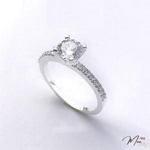 N50 - Nhẫn đá chủ 5ly cầu hôn viền đá