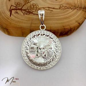 MN8 - Mặt Versace viền đá cao cấp