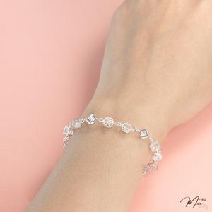 LT66 - Lắc tay lập phương