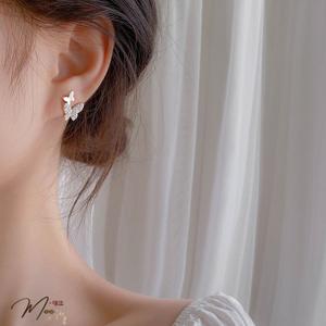 K25 - Khuyên Uyên ương hồ điệp