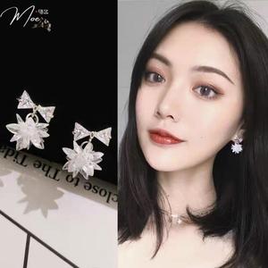 K43 - Khuyên Bông tuyết nơ điệu đà