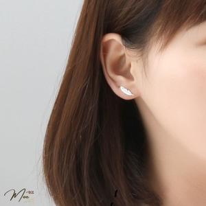 K30 - Khuyên Lông vũ