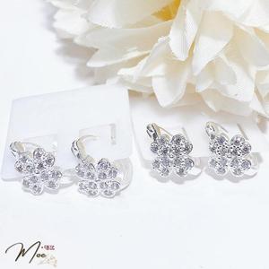 B32 - Khuyên tai cỏ 4 lá bấm