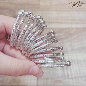 B40 - Vòng cua khắc tên hoa văn