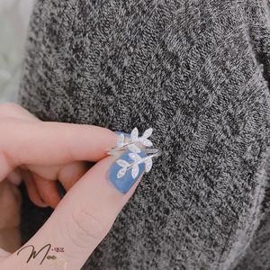 N7 - Nhẫn lá nguyệt quế chéo