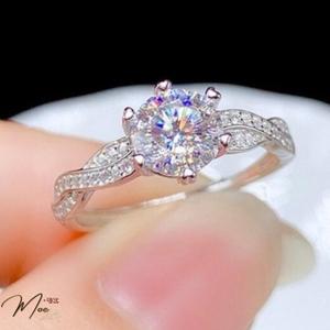 N24 - Nhẫn đá chủ xoắn