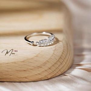 N20 - Nhẫn lá nguyệt quế hở