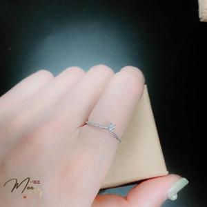 N19 - Nhẫn v đá chủ nhỏ