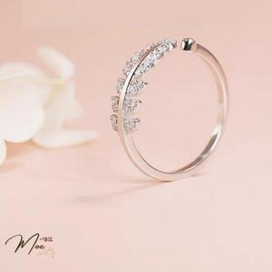 N20 - Nhẫn lá nguyệt quế hở