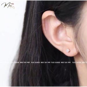 K74 - Khuyên tai nụ vuông