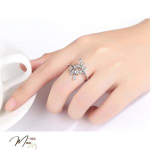 N7 - Nhẫn lá nguyệt quế chéo