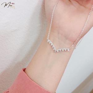 D12 - Dây chuyền V cánh én