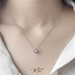 D34 - Dây chuyền Lập phương đá ngũ sắc