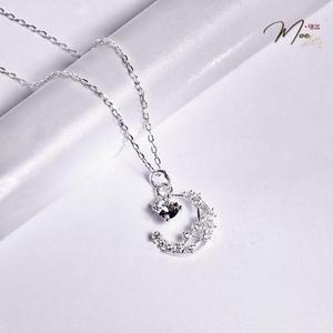 D5 - Dây chuyền trăng trắng