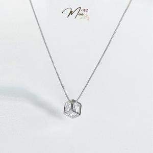 D34 - Dây chuyền Lập phương đá ngũ sắc