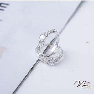 ĐN29 - Nhẫn đôi đá chủ viền đá hạnh phúc