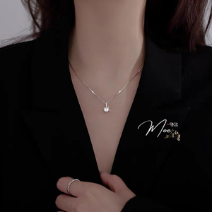 D50 - Dây chuyền mặt đá chủ