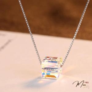 D126- Dây chuyền đá chủ pha lê