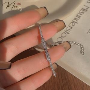 LT67 - Lắc tay nơ đá dây rút