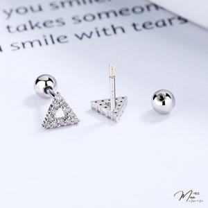 K226 - Khuyên tai tam giác rỗng unisex