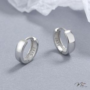 K216 - Khuyên tai bấm bản to viền nhám