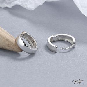 K216 - Khuyên tai bấm bản to viền nhám