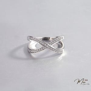 N132 - Nhẫn chữ X viền đá freesize cá tính