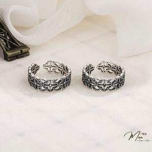 N124 - Nhẫn họa tiết cỏ 4 lá sơn đen freesize