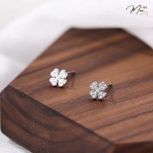 K11 - Khuyên tai cỏ 4 lá baby